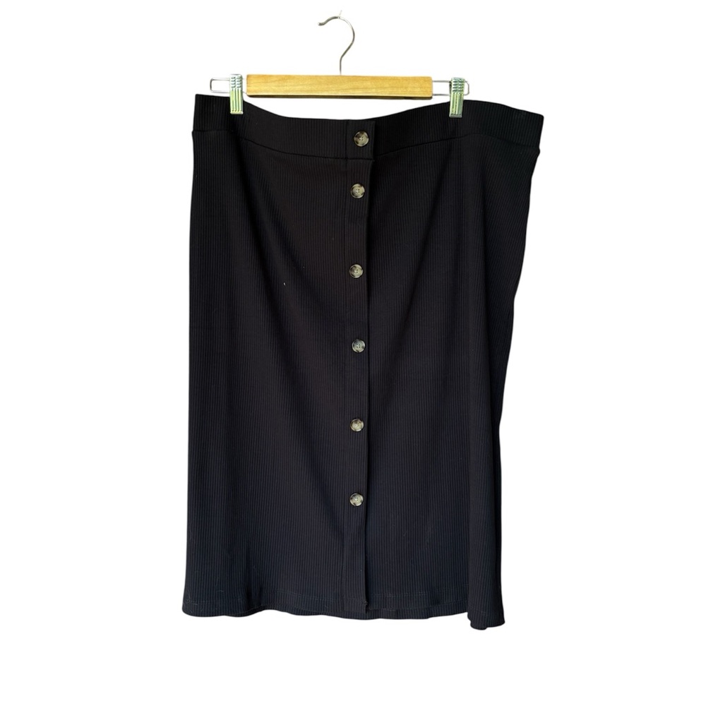 LOFT Plus Black Ribbed Button Front Skirt Size 18 NWT‎